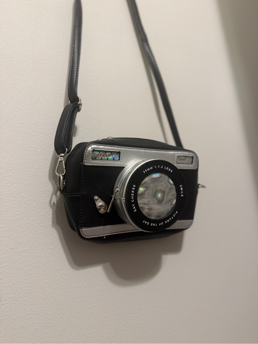 Source Unknown Black and Silver Camera-Shaped Crossbody Bag
